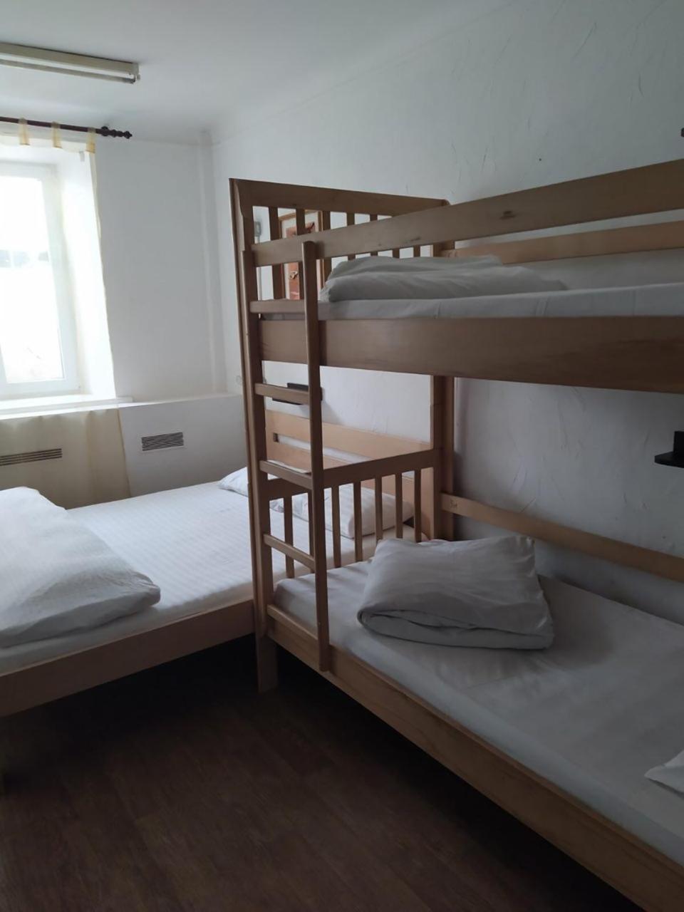 Cool Traveler Hostel Kyiv Exterior photo