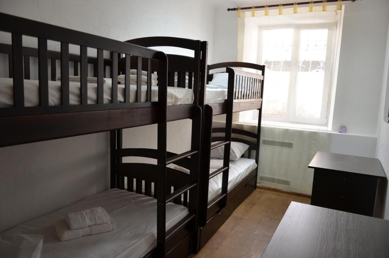 Cool Traveler Hostel Kyiv Exterior photo