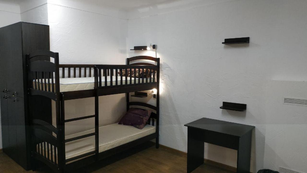 Cool Traveler Hostel Kyiv Exterior photo
