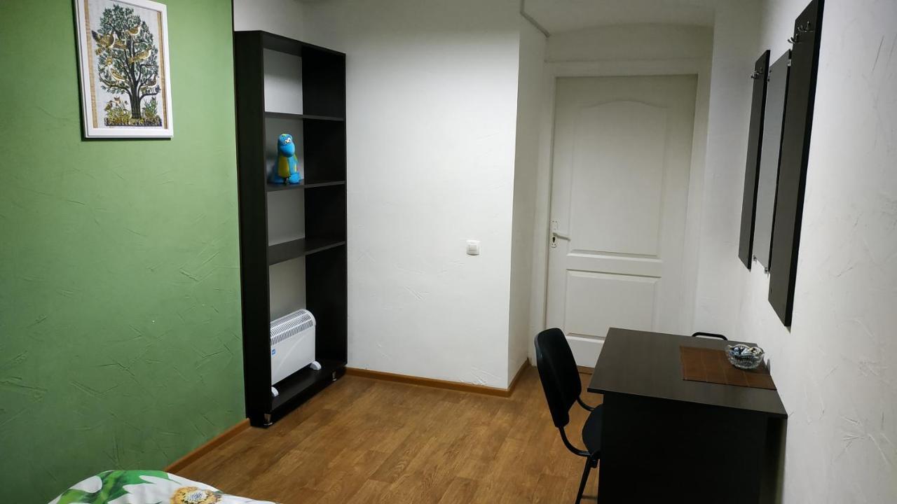 Cool Traveler Hostel Kyiv Exterior photo