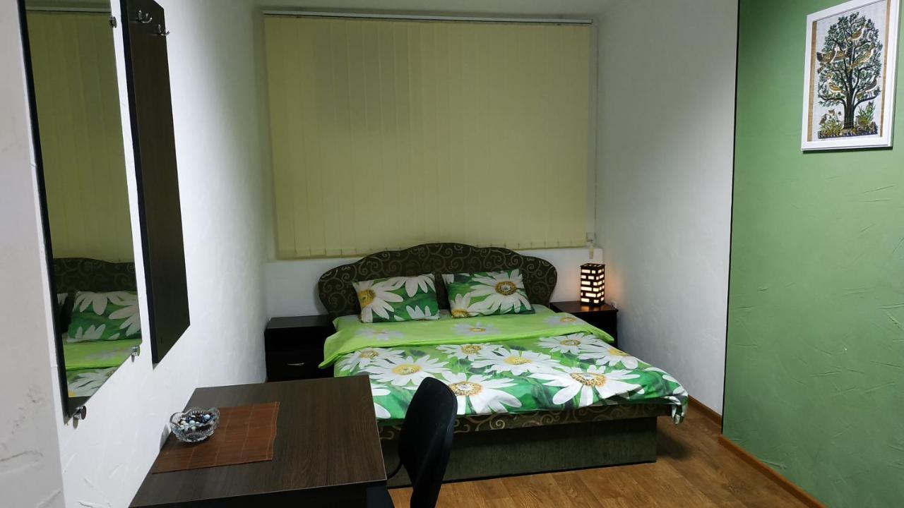 Cool Traveler Hostel Kyiv Exterior photo