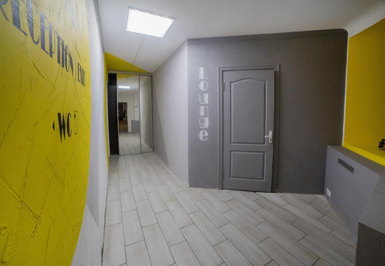 Cool Traveler Hostel Kyiv Exterior photo